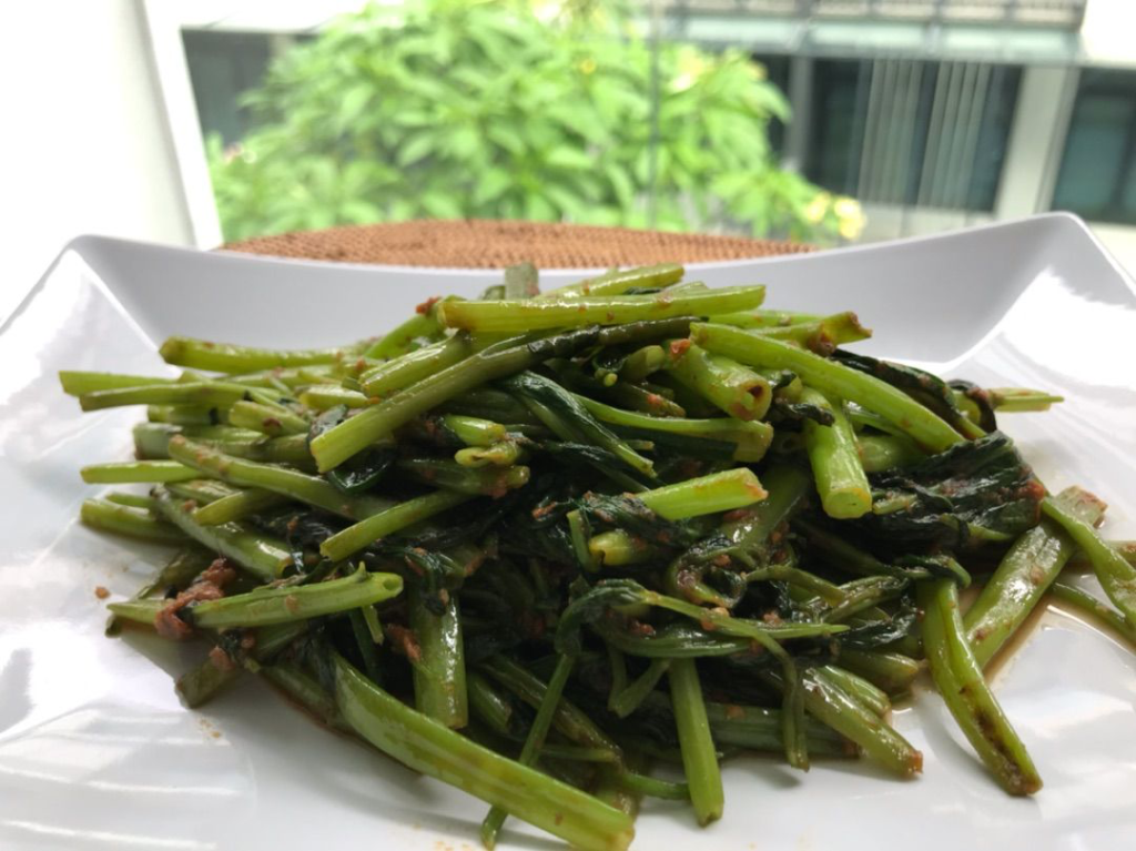 シンガポールの味【チリカンコン】空芯菜炒めの作り方