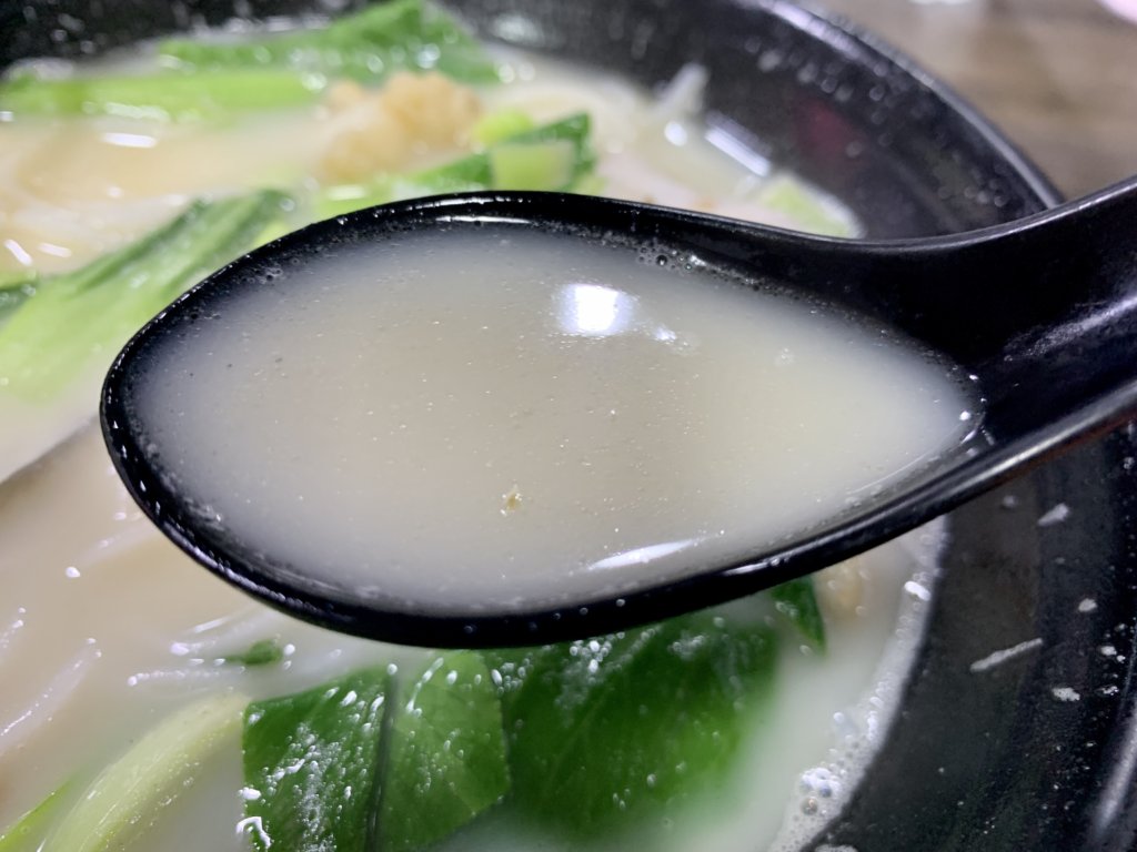 行列の絶えないフィッシュスープの店【新源記 / Xin Yuan Ji】＠ブギス